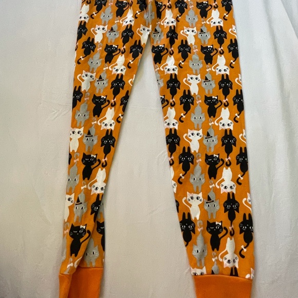 EUC Gymboree Halloween pajama set. - Picture 8 of 11